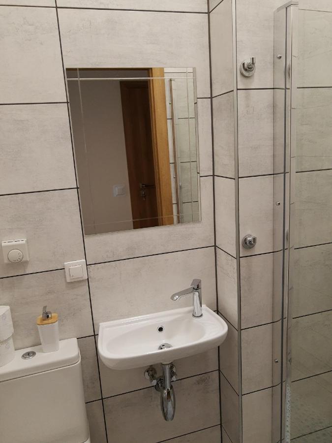 Noclegi Przy Dworcu Pkp Breslavia Exterior foto
